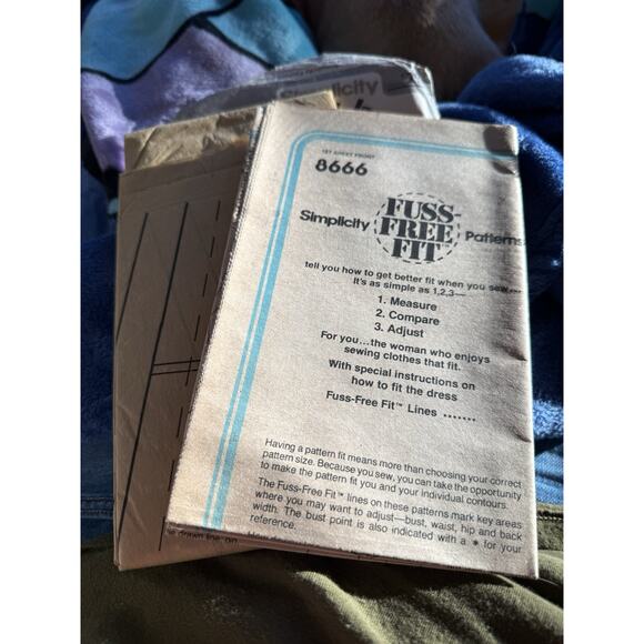 Vintage Simplicity 8666 Dress Sewing Pattern Size 16½ Half Size 1980s - Picture 3 of 3